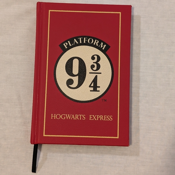 Harry Potter Platform 9 3/4 Journal with Pictures - Picture 1 of 9